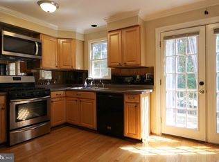 3001 Colonial Springs Ct, Alexandria, VA 22306
