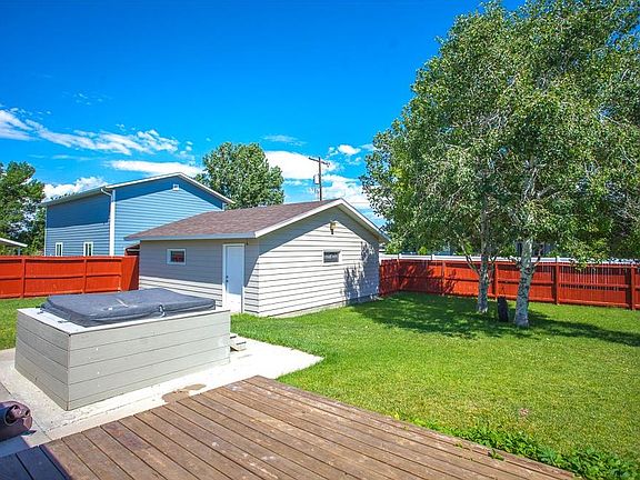 2nd image of 2919 Georgina Dr