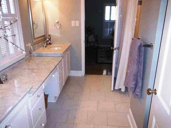 Jack-n-Jill Bath