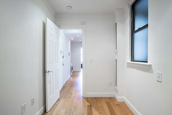 Rented by Nooklyn NYC LLC | media 22