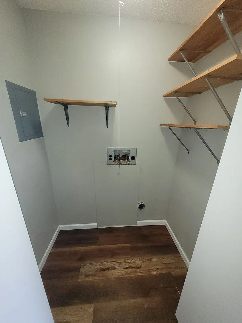 Cross Creek Apartments — Photo 4