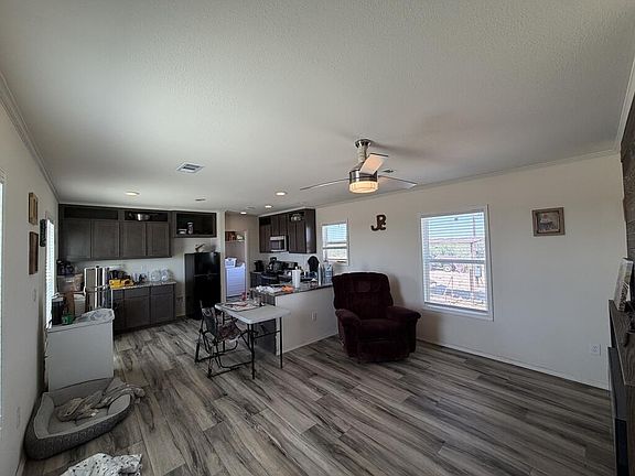 5th image of 300 N Border Rd