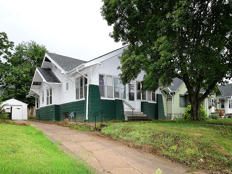 2723 Newport Ave — Photo 31