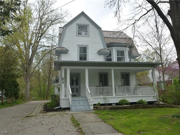 258 E College St, Oberlin, OH 44074