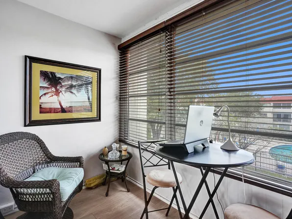 2901 E Sunrise Lakes Drive E #305, Sunrise, FL 33322