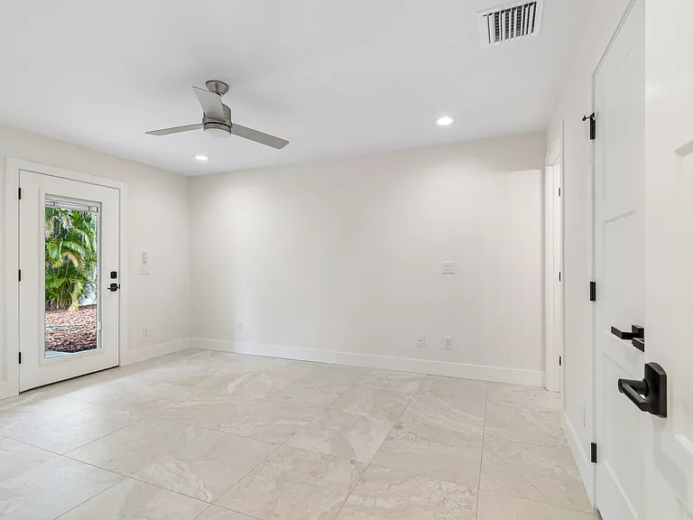 550 Milwaukee Ave #550 — Photo 38