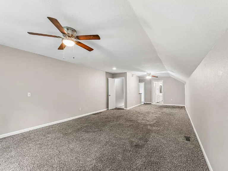 804 Pine St — Photo 37