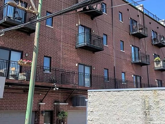 4th image of 121 S Western Ave Unit 4