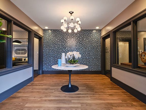 5th image of 1202 Crescent Dr #1308