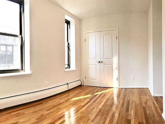 5th image of 152 Parkside Ave APT 4K