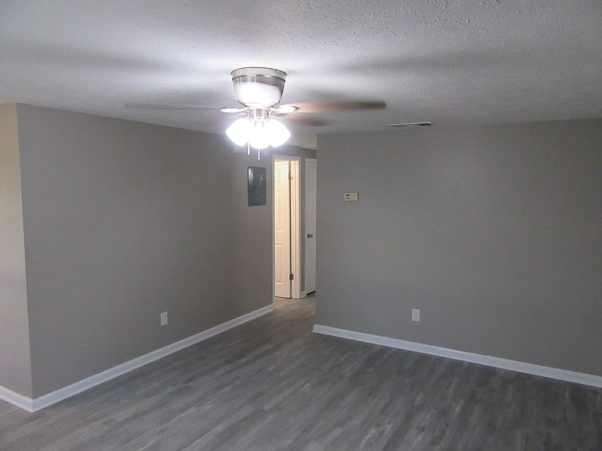 Building Photo - 6427 Sunset Ave #2