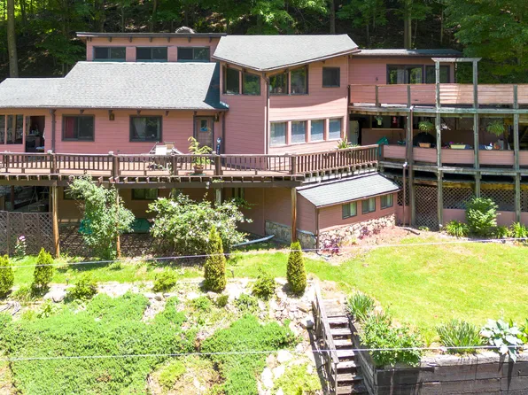 800 Tumbling Creek Rd, Erwin, TN 37650