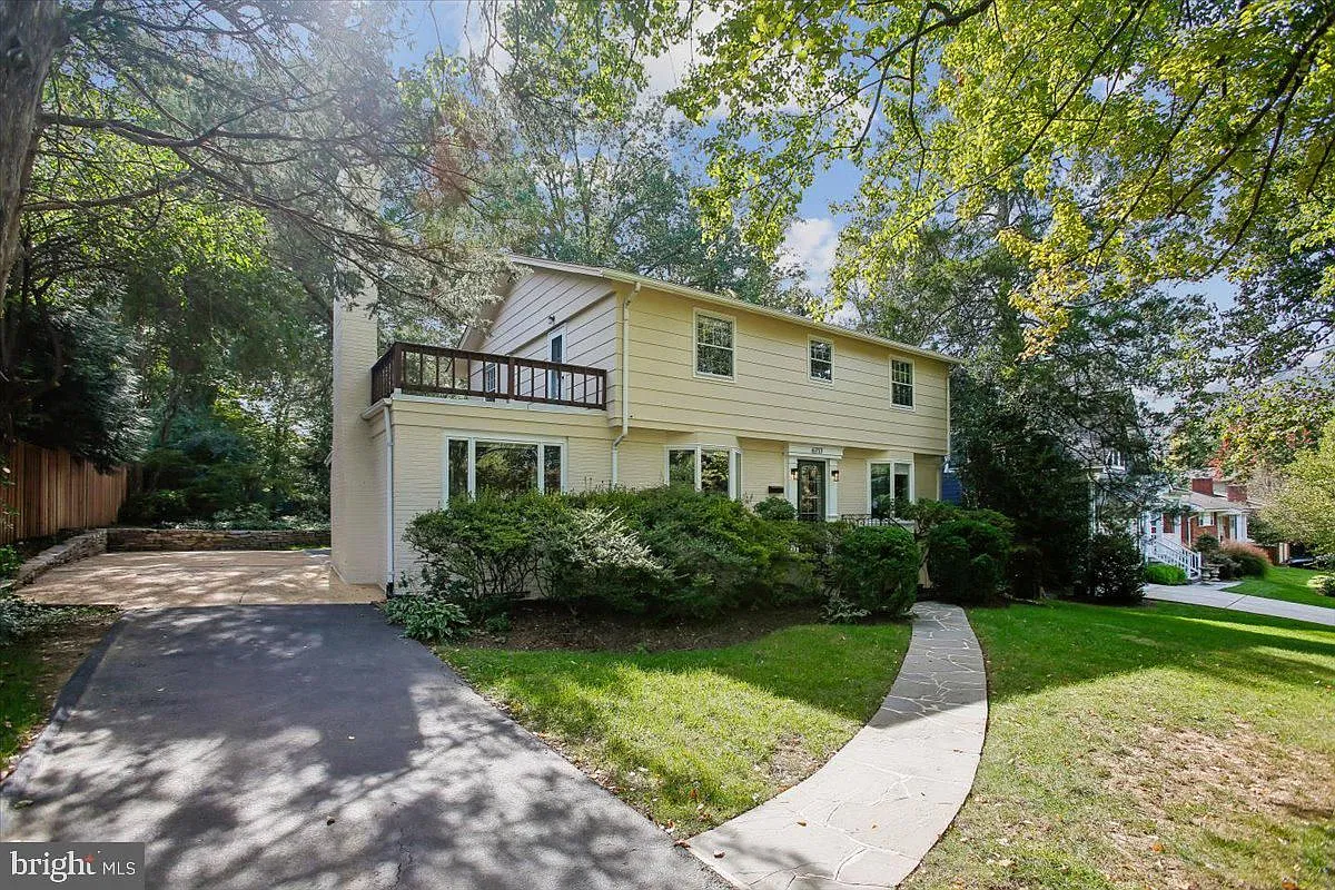 5 bed, 3.5 bath, 2385 sqft, $5,600 — Photo 1