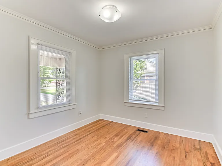 2353 Redwood Dr — Photo 9