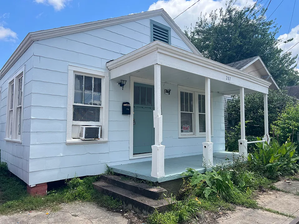 207 Jackson St