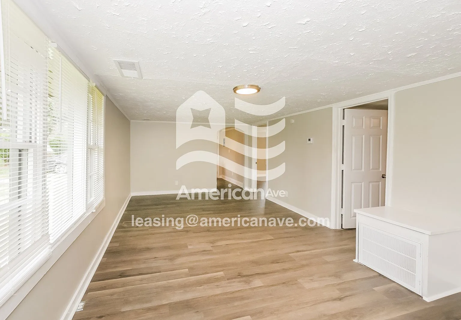 3 bed, 1.0 bath, 1162 sqft, $1,586 — Photo 4
