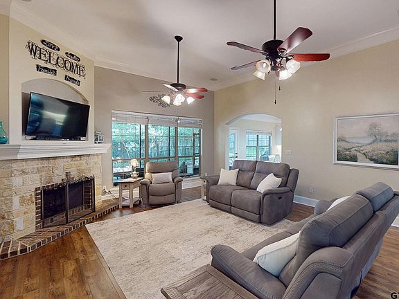 3rd image of 18488 Bluebird Cir