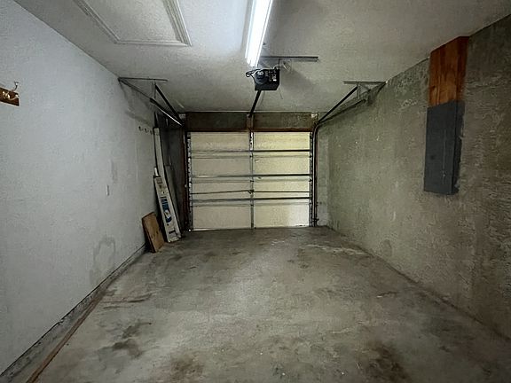 5th image of 411 Willard Ave