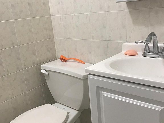 5th image of 843 McKean St #1F