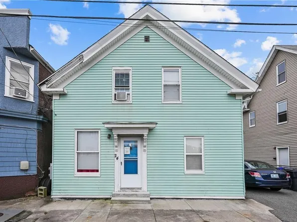 24 Lincoln Ave E, Riverside, RI 02915