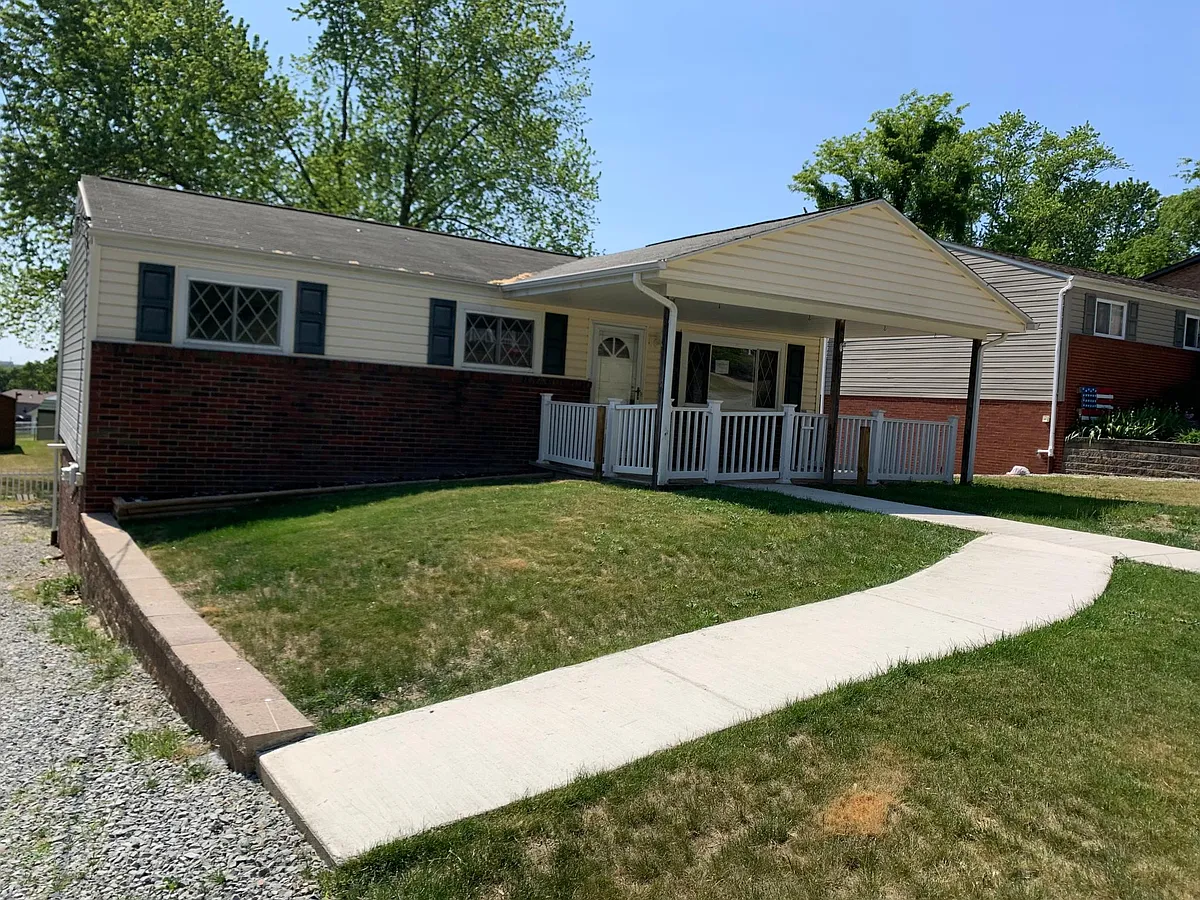 Building Photo - 726 Vanderbilt Dr
