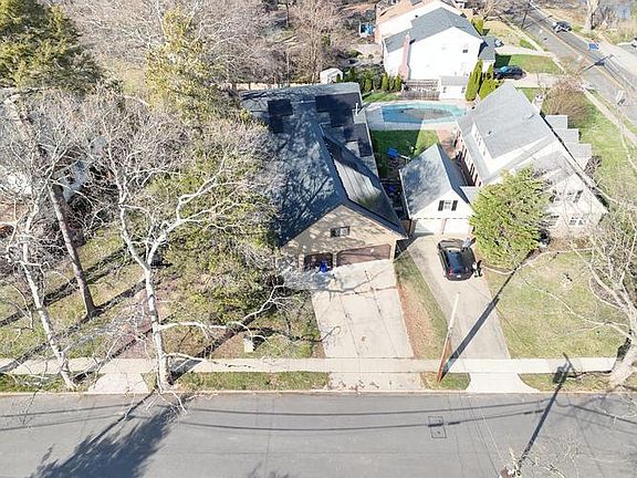 4th image of 319 Oaklawn Ave