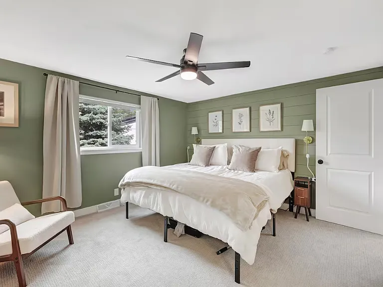 1021 Hazel Ct — Photo 10