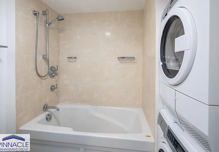400 Hobron Ln #1215 — Photo 12