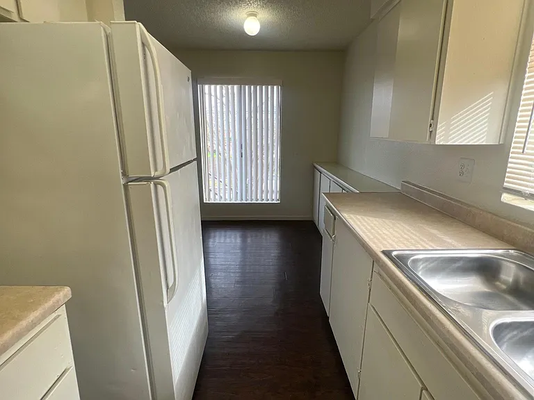 3317 N Pleasant Ave #201 — Photo 8