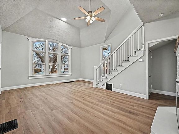 4th image of 401 S Noyes Blvd
