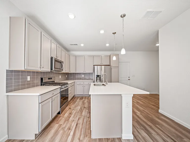 475 Millwall Cir — Photo 13