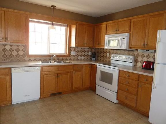 2nd image of 481 Hennes Ave