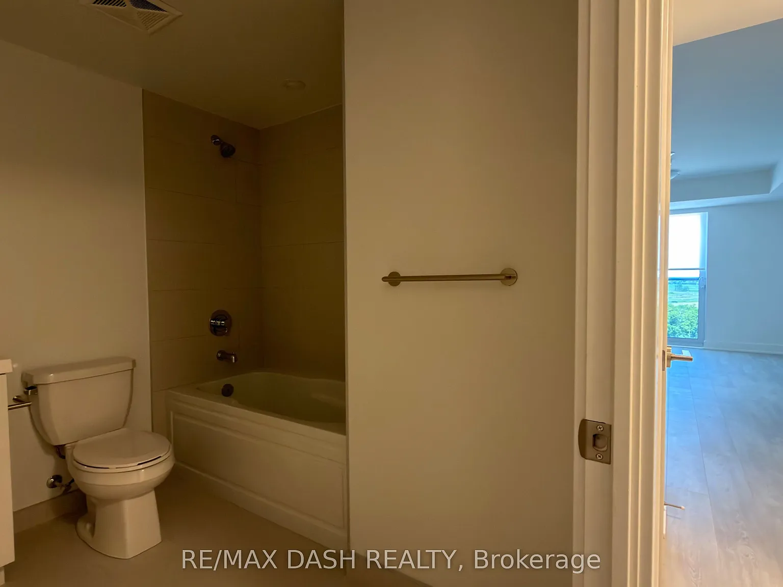 Studio, $1,560 — Photo 4