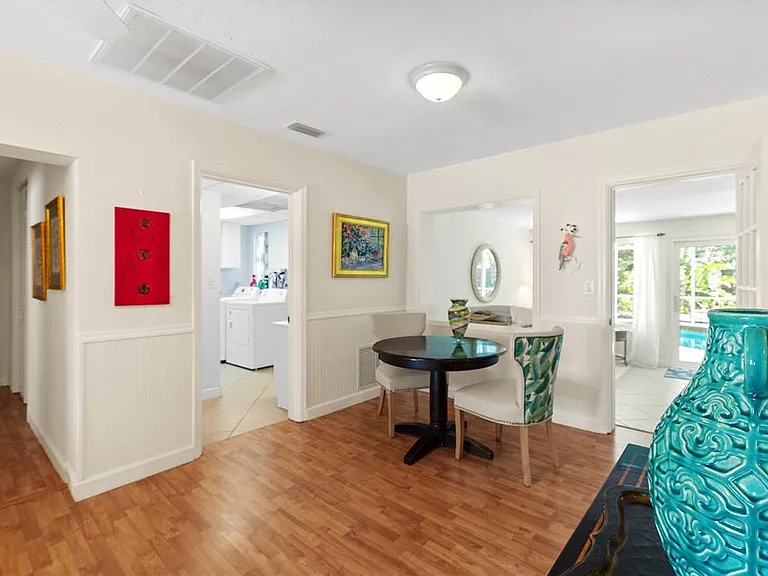 7860 Holiday Dr — Photo 35