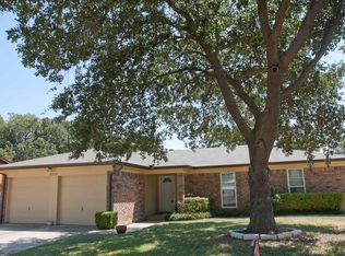 5219 Windy Meadow Dr, Arlington, TX 76017