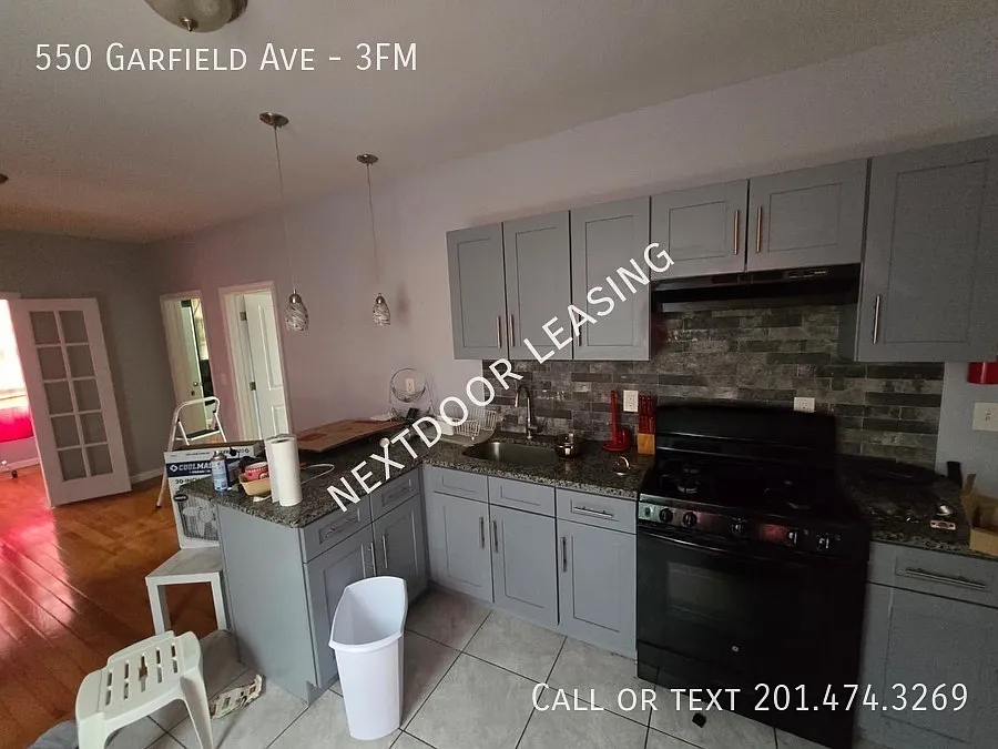 550 Garfield Ave #3FM