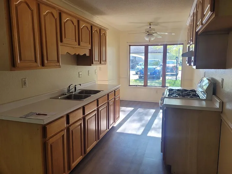 4 Dogwood Ln #4 — Photo 2