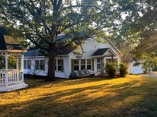 618 E 5th St, Hulbert, OK 74441