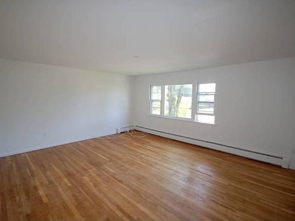 4th image of 143 Harrison Ave Floor 2