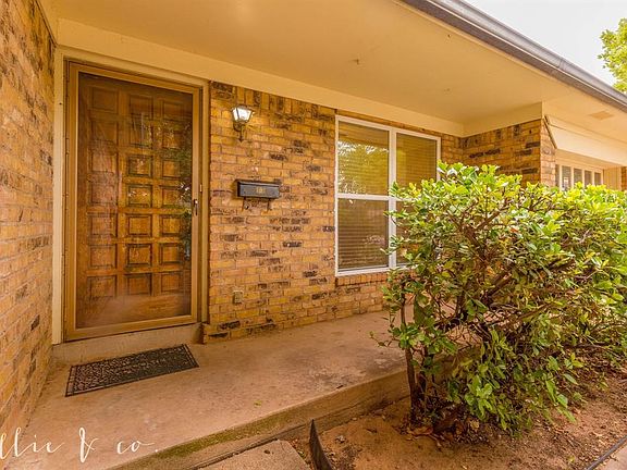 3rd image of 2010 Meadowbrook Dr