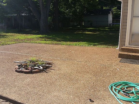 18X18 Patio w/ firepit