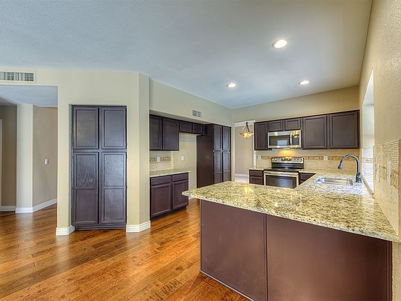 5th image of 5843 W Gary Dr