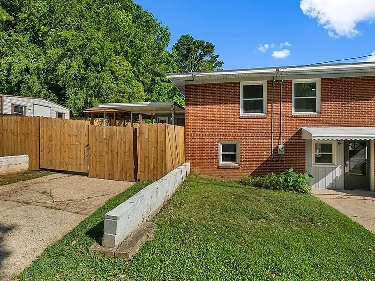 803 Lichfield Rd #B — Photo 9