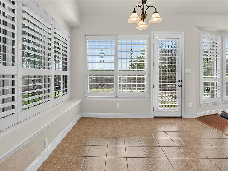 4635 Saginaw Ct — Photo 16
