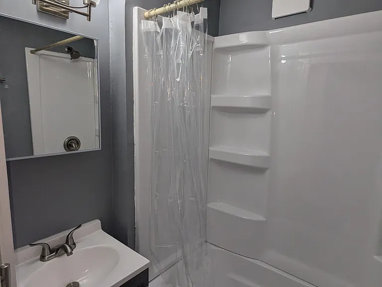 338 N Columbus St #3 — Photo 6