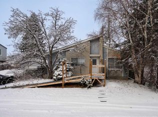 305 E Olympia Dr SE, Calgary, AB T2C 1H6
