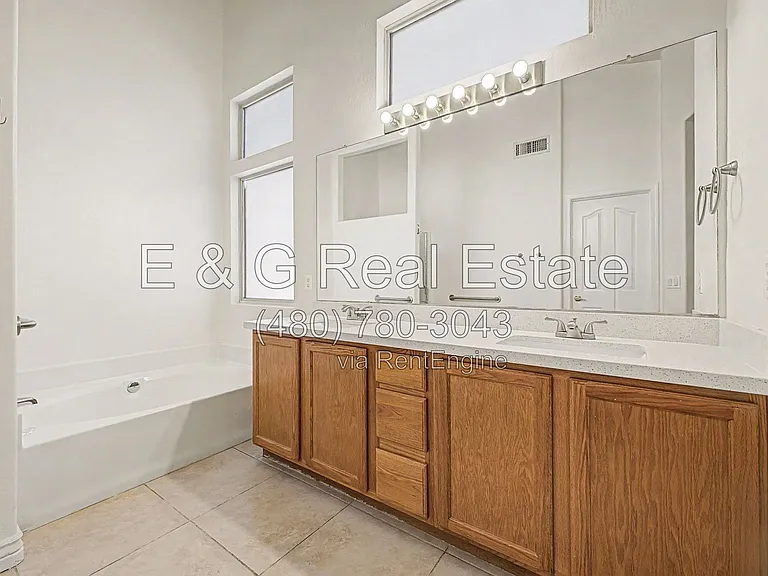 678 W Fremont Dr — Photo 20