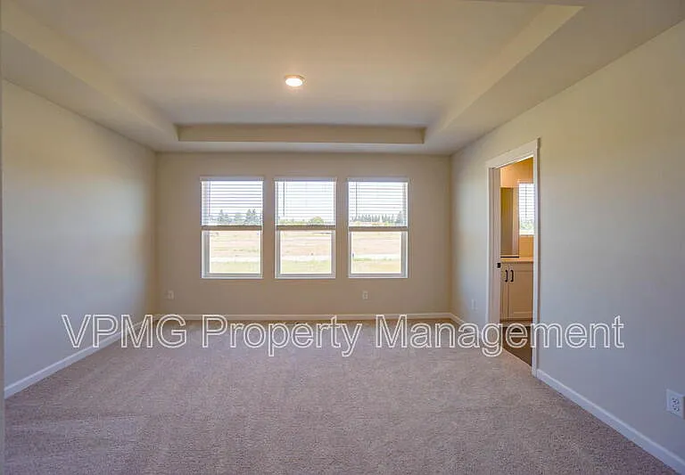 18300 NE 14th St — Photo 25