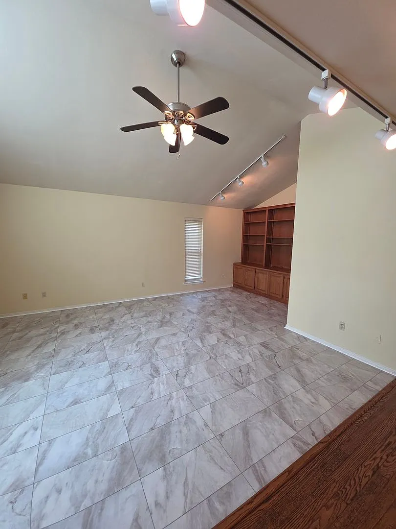 604 Cricket Cove — Photo 4