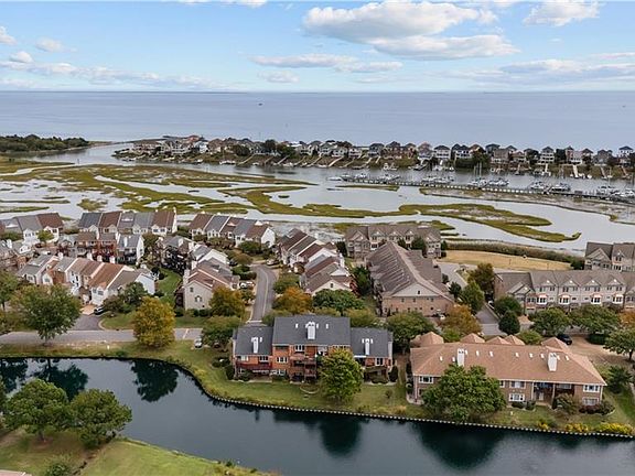 2nd image of 302 Mainsail Dr Unit 15